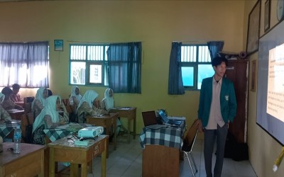 Lima Mahasiswa STAI Al-Washliyah Praktik Mengajar di Kelas XI C MAN 3 HST