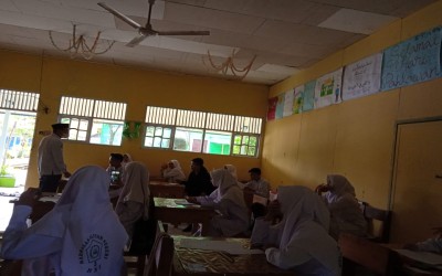 Kamad Pinta Siswa Berlaku  Jujur dan Patuhi Pengawas  Selama PAS